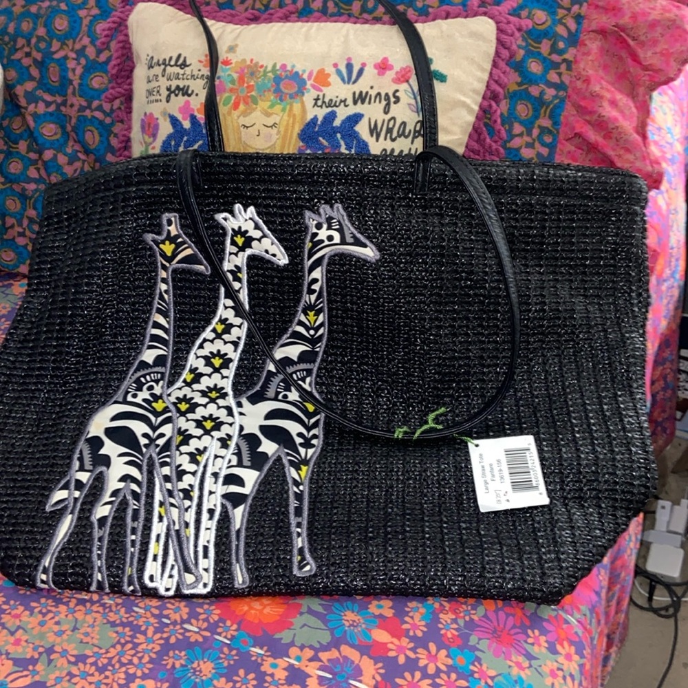 Brand new Vera Bradley straw giraffe tote. Super cute!